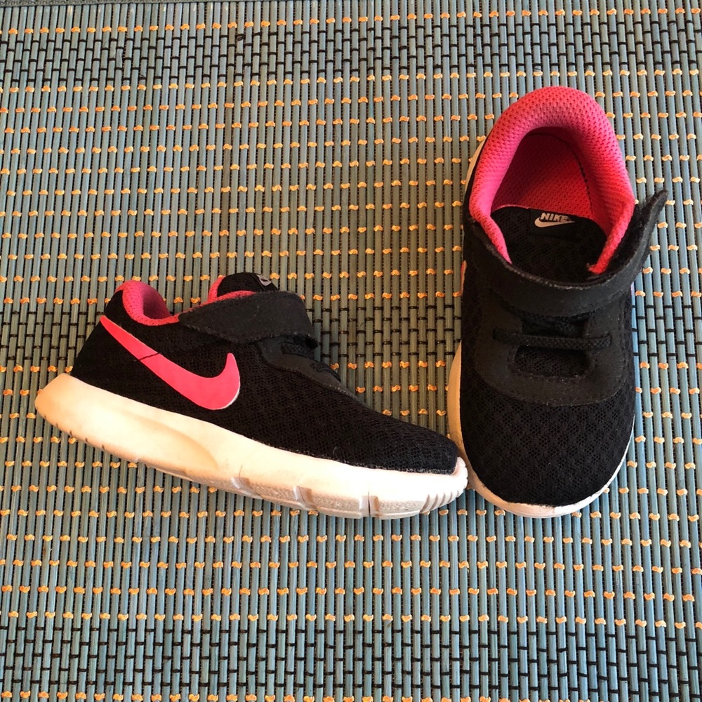 Girls nike tanjun